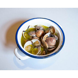 Almejas al vino blanco