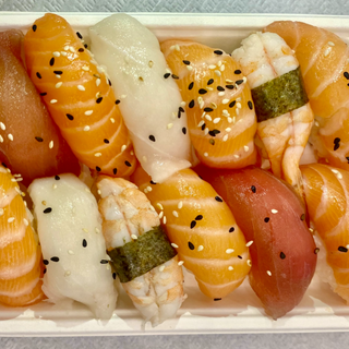 02 - Nigiri Misto (12 Peças)