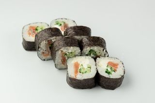 Рол Футомакі з лососем 250г