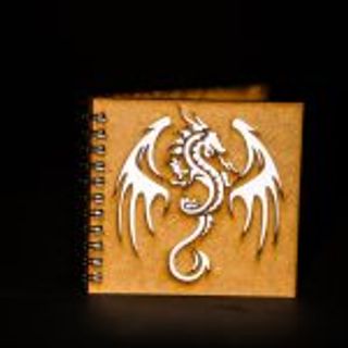 Agenda 10x10 din lemn cu dragon