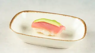 Tuna Avokado Nigiri