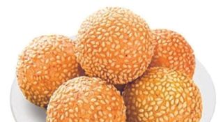 Dolce al sesamo fritto