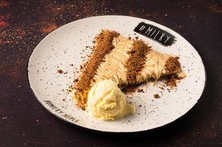 Bueno čokoladna palačinka sa 3 sladoleda