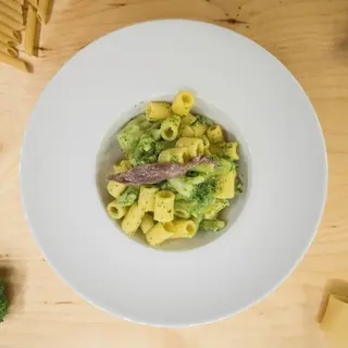 Mezzemaniche broccoli e acciughine