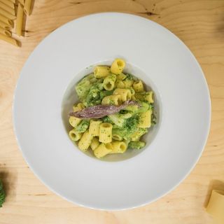 Mezzemaniche broccoli e acciughine