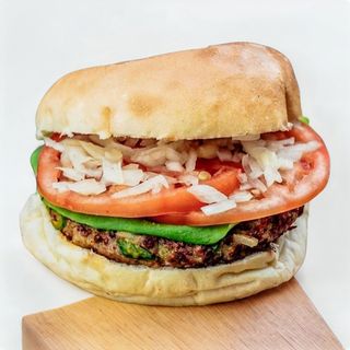 Leskovačka pljeskavica 230 gr u lepinji