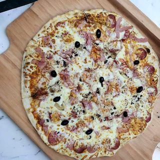 Pizza Della Cassa family