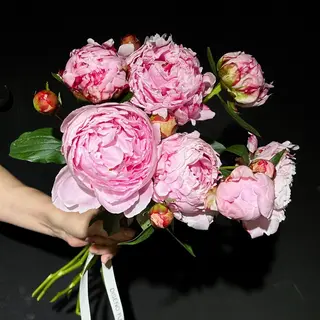 Ramo de 7 Peonias Blanco y Violeta