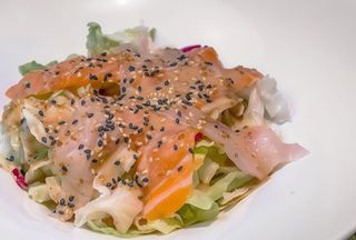 24. Sashimi salada
