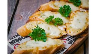 Чесночный хлеб 