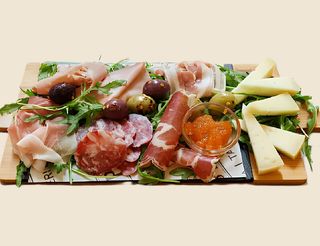Tagliere di salumi e formaggio