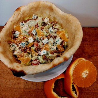 Sałatka Orange & Blue w focacci