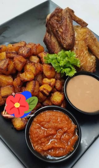 Demi Poulet Grillé + Alloco