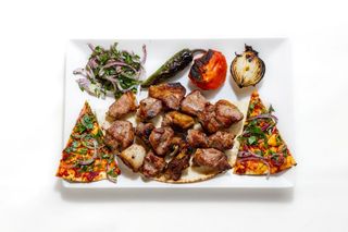 Агнешко печено на шиш