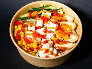 Боул з крабовими паличками (300g)