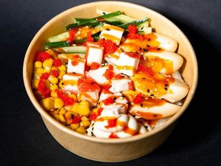 Боул з крабовими паличками (300g)