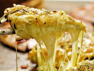 Pizza Fugazzeta (28 Cm.)