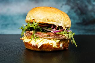 Tuna steak burger & pomfrit (posno)