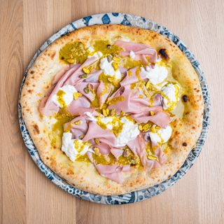 Pizza Mortadella e Pistacchio