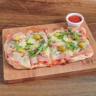 Romana Capricciosa pizza