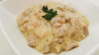 Kurczak w sosie śmietanowo-ziołowym