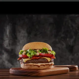  hamburguesa de ternera con patatas fritas