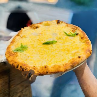 PROMO: Pizza Quatro Fromaggi + Boisson