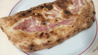Calzone cotto e mozzarella