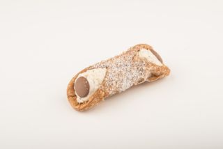 Cannoli cu crema stracciatella