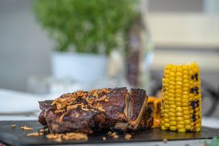 Бавно печени свински ребра по наша рецепта