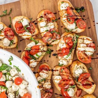 Bruschetta Caprese 