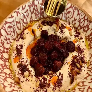 Hummus con chistorra