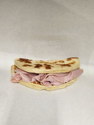 Piadina cotto, mozzarella