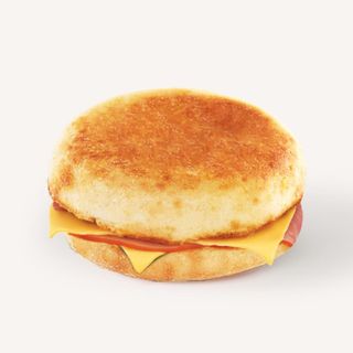 ინგლისური ტოსტი ლორით და ყველით