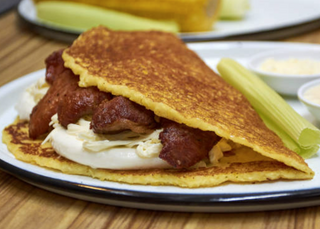 Cachapa Queso De Mano Y Carne ala brasa 