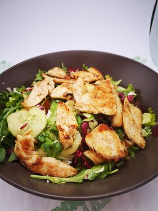 Pileća salata