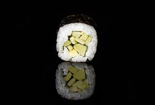 Макі з авокадо