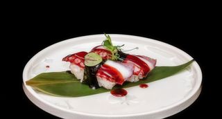 334. Nigiri polpo - 2 pezzi