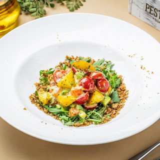 Салат з лососем, авокадо та картоплею (255 г)