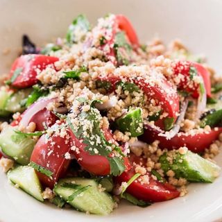 Салат по-тбилисски с орехами 