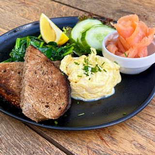Smoked Salmón Breakfast
