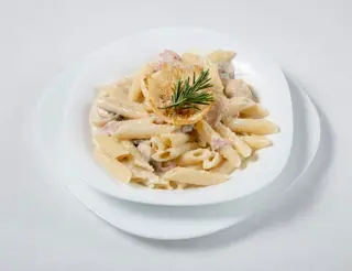 Penne Prosciutto e Funghi