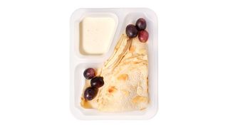 Naleśniki z waniliowym twarożkiem i pieczonymi jabłkami z cynamonem