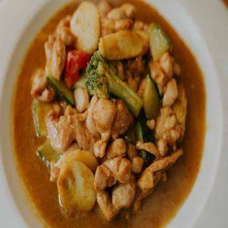 Pollo Al Curry Amarillo