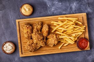 Asas Crispy com Batatas