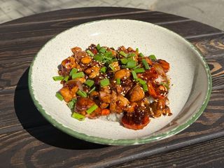 Курка в соусі добаджан