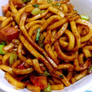 Udon Con Tres Delicias 三鲜炒乌冬面