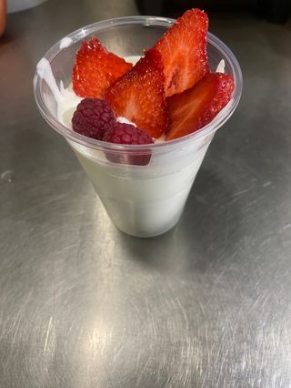 Домашен крем маскарпоне с плодове (300г)