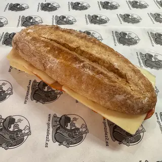 Bocadillo Lomo Con Queso