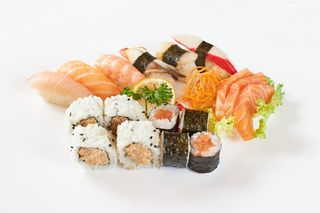 174. Sushi e sashimi misto 17pezzi